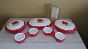 lot 276 image: Red & White Tupperware Lot (16)
