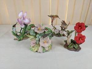 lot 184 image: Lot of (4) Hummingbird Figurines by Maruri, Enesco, Homco and Lefton