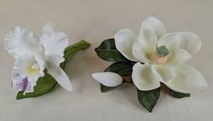 lot 78 image: Homco Bone China Iris and Magnolia Flowers