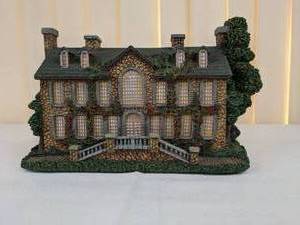 lot 183 image: Thomas Kinkade Hawthorne Village Lamplight Inn, 2000