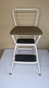 lot 282 image: Cosco Chair w Step Stool