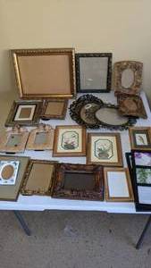 lot 354 image: Collection of (21) Assorted Picture Frames