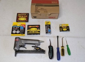 lot 378 image: Senco SFW10XP Staple Gun, Extra Staples, Tools