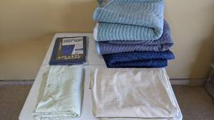 lot 338 image: Moving Blankets, 6x8 Tarp, Dropcloths