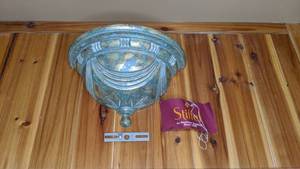 lot 87 image: Stiffel Wall Light Fixture