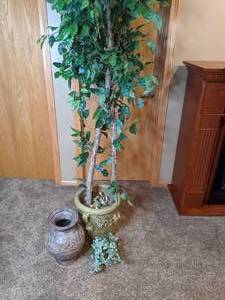 lot 40 image: Gorgeous 6 Tall Artificial Tree, Small Artificial Ivy, and a Large Clay Pot