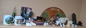 lot 215 image: Assortment of Fun and Collectible Knick-Knacks