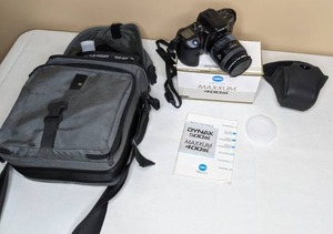 lot 232 image: Minolta Maxxum 400si 35mm Film SLR Camera & Accessories