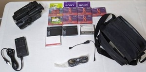 lot 228 image: Canon ES70 8mm Canovision 8 Camcorder Camera For Video Transfer Wide Angel & Accessories