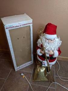 lot 204 image: Vintage Telco 1990 Motion-ette 24 Animated Santa Display Figure