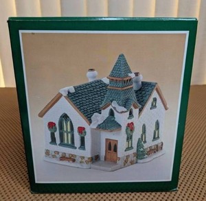 lot 127 image: Pacific Rim Ceramic Southwick Church Light Up Christmas Village Display 1990