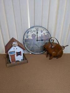 lot 133 image: Howard Miller St. Ives Scottish Golf Clock, IronCopper Finish Pig Watering Can, Bird Feeder