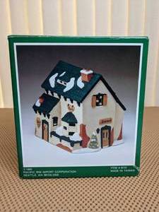 lot 131 image: Bristol Township Lamplight Collection Porcelain Violin Shop