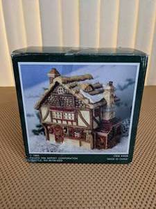 lot 117 image: Bristol Township Lamplight Collection Porcelain Chesterfield House