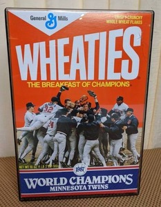 lot 124 image: 1991 Minnesota Twins World Series Wheaties Box in Plexiglas Display Case