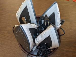 lot 407 image: Lot of (4) Irons w Stand