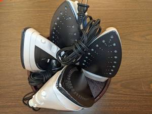 lot 424 image: Lot of (4) Irons w Stand
