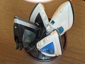 lot 427 image: Lot of (4) Irons w Stand