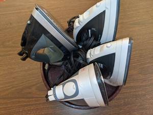 lot 431 image: Lot of (4) Irons w Stand