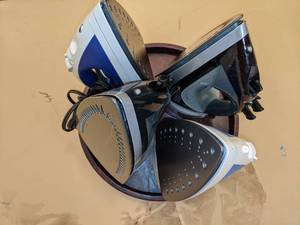 lot 447 image: Lot of (4) Irons w Stand