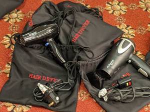 lot 538 image: Lot of 5 Hair Dryers, Conair 1875 andor Registry 1875