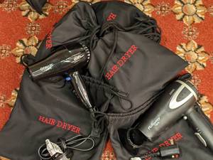 lot 539 image: Lot of 5 Hair Dryers, Conair 1875 andor Registry 1875