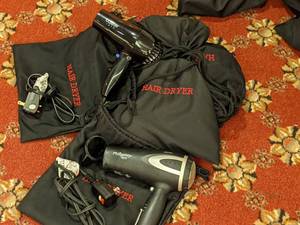 lot 541 image: Lot of 5 Hair Dryers, Conair 1875 andor Registry 1875