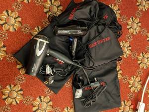 lot 547 image: Lot of 5 Hair Dryers, Conair 1875 andor Registry 1875