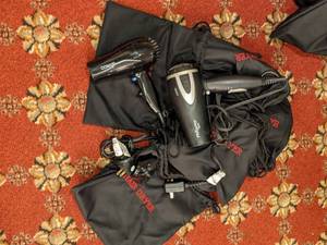 lot 550 image: Lot of 5 Hair Dryers, Conair 1875 andor Registry 1875.