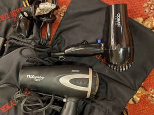 lot 553 image: Lot of 5 Hair Dryers, Conair 1875 andor Registry 1875