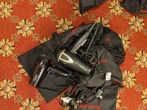 lot 555 image: Lot of 5 Hair Dryers, Conair 1875 andor Registry 1875