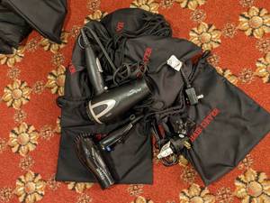 lot 562 image: Lot of 5 Hair Dryers, Conair 1875 andor Registry 1875