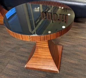 lot 17 image: Round Pedestal Table