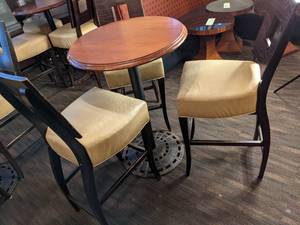 lot 22 image: Cafe Table and Chairs