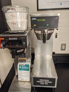 lot 37 image: Set of 2 Coffee Makers Wilbur Brand and Bunn Brand