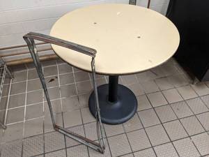 lot 39 image: Round Pedestal Table with Serving Tray Stand