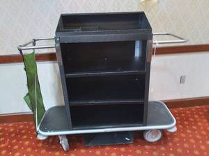 lot 713 image: Utility Cart
