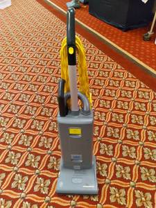 lot 721 image: Windsor Sensor Commercial Vacuum