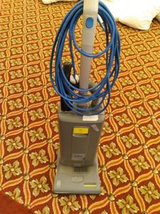 lot 724 image: Windsor Sensor S12 Commercial Vacuum