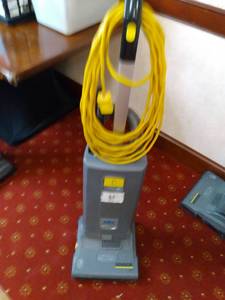 lot 725 image: Windsor Sensor Commercial Vacuum