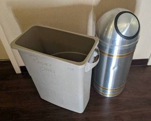 lot 111 image: Trash Can Lot Silver Domed Top & Plastic