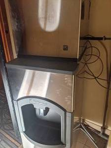 lot 3 image: Scotsman Ice Machine