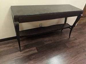 lot 132 image: Beautiful Entrance Table w Glass Top