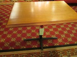 lot 314 image: Small Wooden Rectangular Table