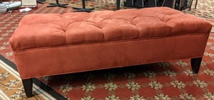 lot 525 image: Rectangle Tufted Ottoman