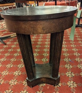 lot 614 image: Round Side Table