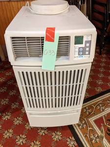 lot 633 image: Movin Cool Office Pro 18 Portable Air Conditioner