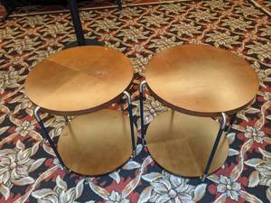 lot 681 image: Pair of 2 Side Tables
