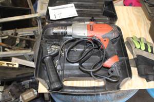 lot 17 image: Black & Decker DR601 30mm Drill  with Plastic Case, T-Handle