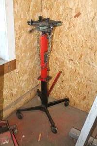 lot 4 image: Torin Big Red Jacks Transmission Lift 1000-lbs